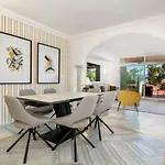 Stunning 2 Bedroom Apartment Magna Marbella Rdr259